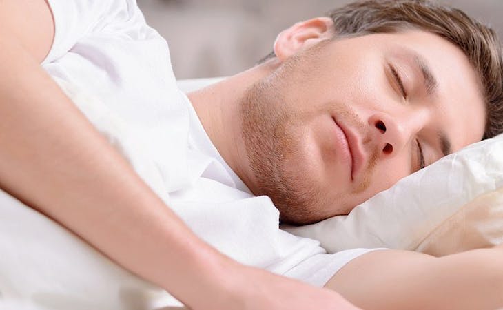 image of man sleeping on side - best memory foam mattress for side sleepers