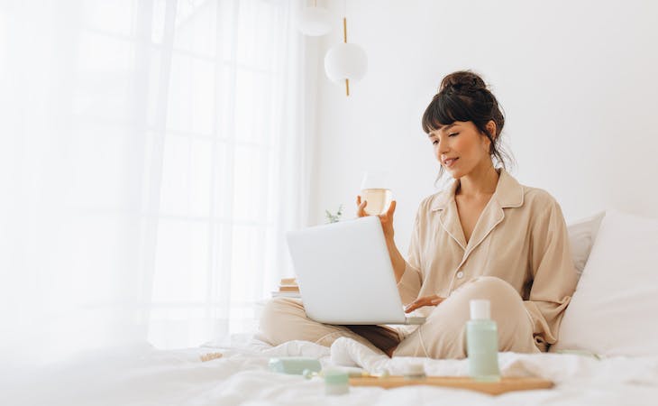 5 Tips for Comfortably Working from Bed