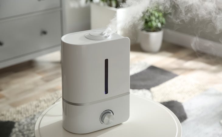 humidifier on bedroom table