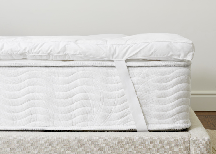 saatva down alternative featherbed topper