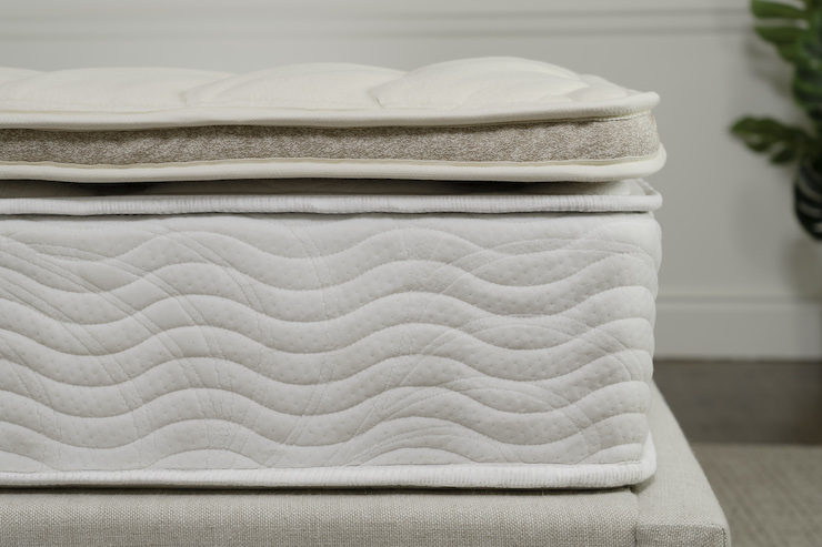 saatva organic quilted topper