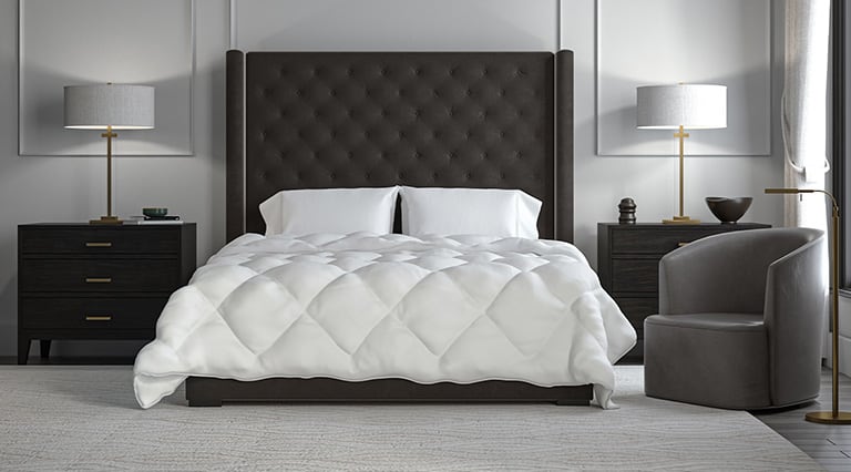 Heavyweight Down Alternative Comforter Front