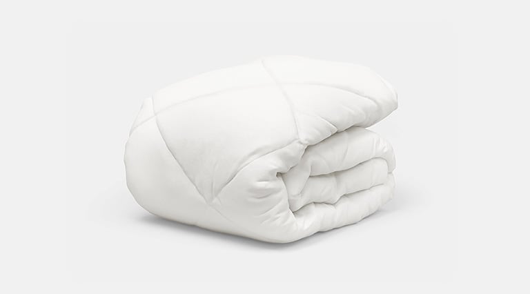Heavyweight Down Alternative Comforter Fold