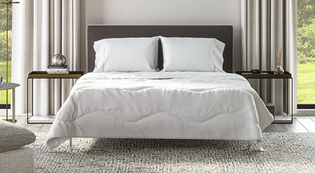 Lightweight Down Alternative Comforter Front