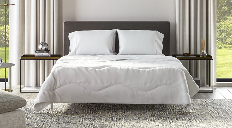 Lightweight Down Alternative Comforter Front
