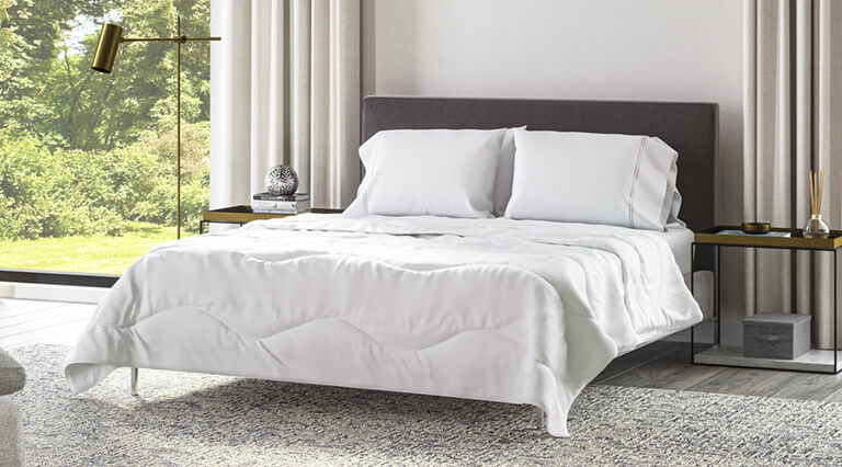 Lightweight Down Alternative Comforter Angle