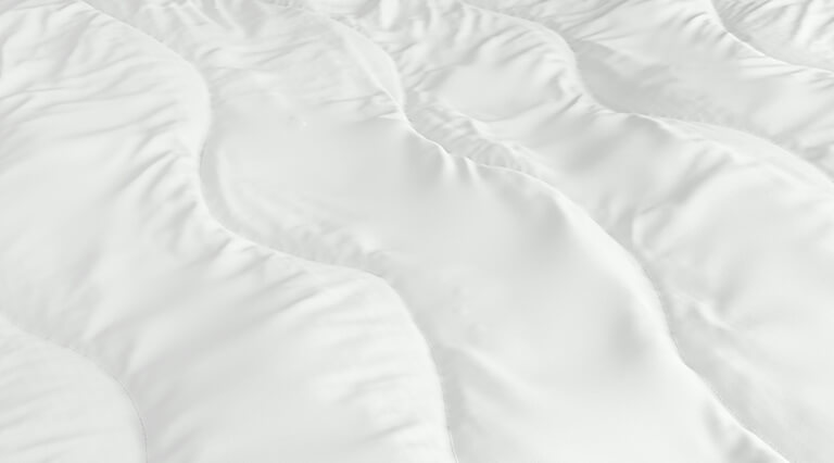 Lightweight Down Alternative Comforter Detail