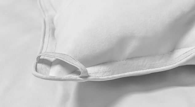 Lightweight Down Alternative Comforter Tab
